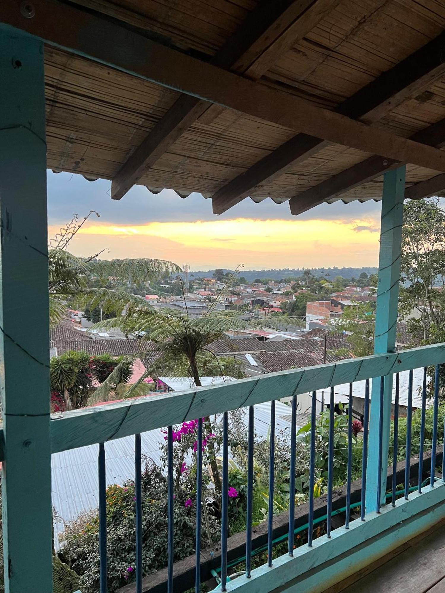Hotel Atardecer De *